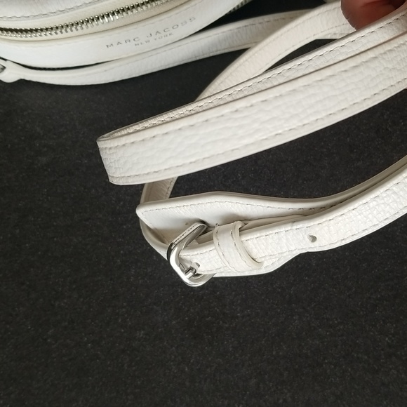 MARC JACOBS White Shutter Leather Crossbody - Picture 14 of 14